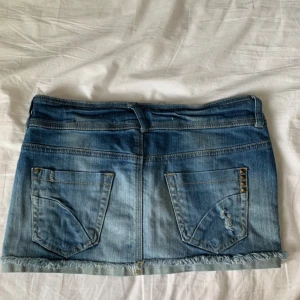 Jeans kjol - Sååååå cool jeans kjol köpt secondhand❤️❤️😍😍😍😍