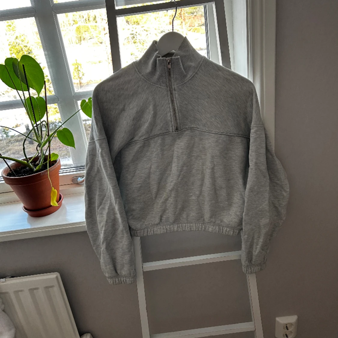 Croppad half-zip
