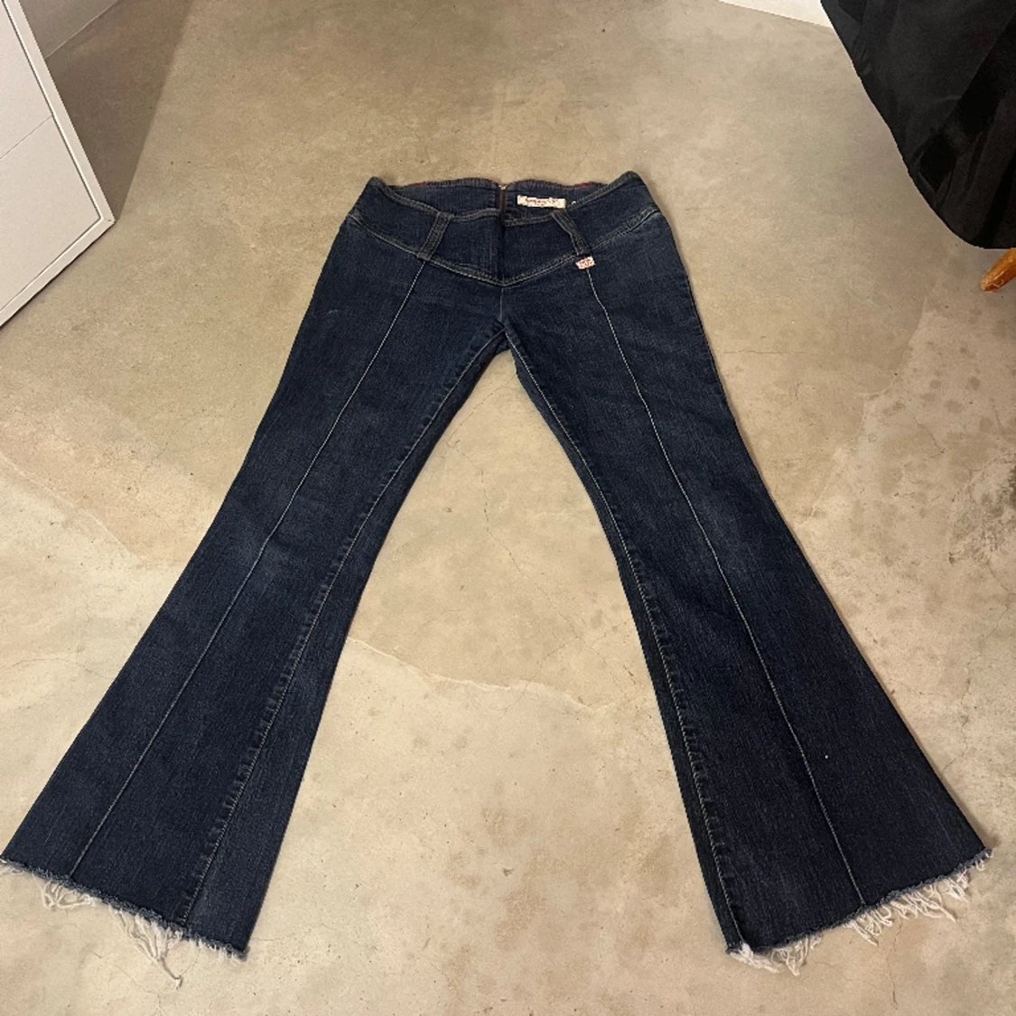 Lågmidjade botcut jeans