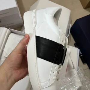 Valentino skor  - Skor som är riktigt sköna, storlek 43 kan bytas mot andra skor 