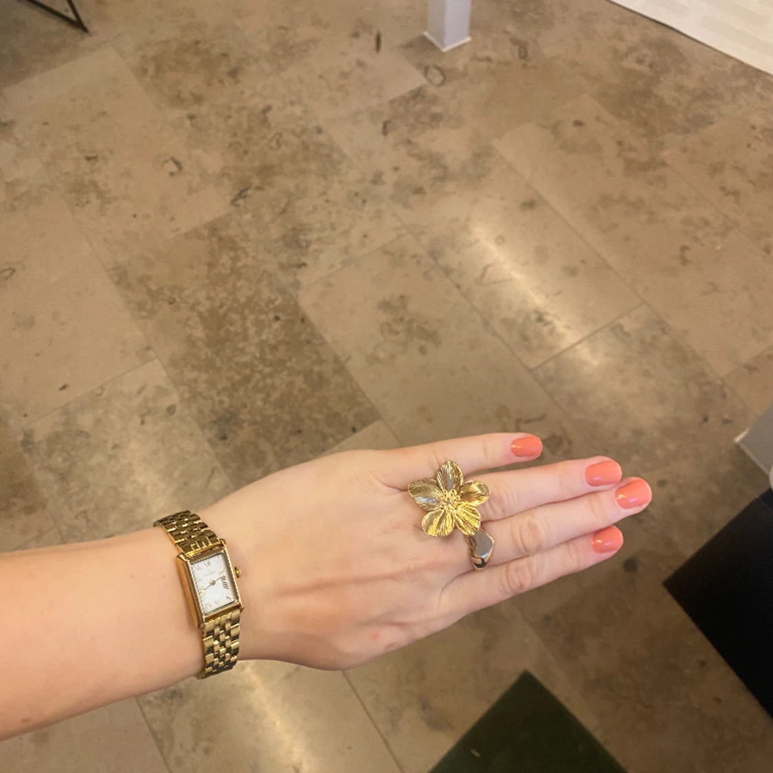 Säljer min fina blomning