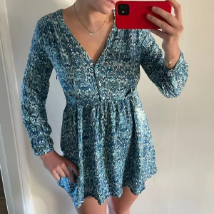 Klänning från zara - Superfin klänning från zara strl M🩷
