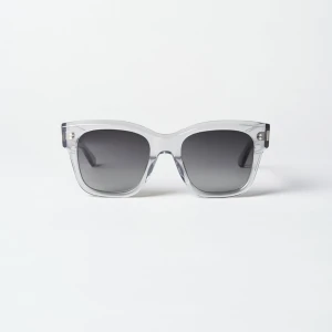 Chimi 07 Grey  - Säljer mina chimis 07 Grey då jag vill köpa nya i en annan färg. Köpta förra året och har endast använt dom några gånger, så dom är i jättebra skick😊 Nypris 1250  💞💞