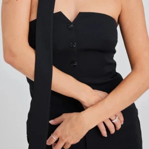 Biggie topp - Säljer denna populära toppen från bikbok, slutsåld! Nypris 399kr, endast använd 1 gång