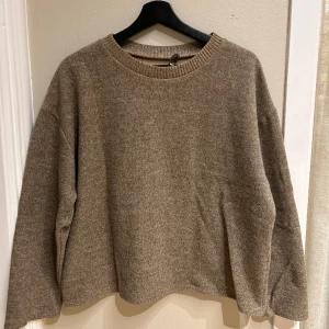 Tröja  - Tröja från mango. Fint skick! Använd ca 2 ggr.