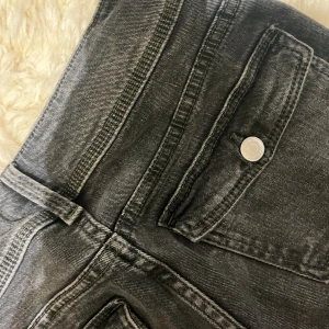 Gina lågmidjade bootcut jeans - Lågmidjade bootcut jeans från Gina Young. Storlek 164 bra skick 