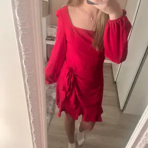 Röd klänning, storlek S🤍