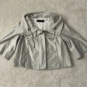 Trekvartsärm jacka  - Fin trekvartsärm jacka från Zara!!💕