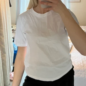 T shirt  - Vit t shirt från Lindex! Helt ny🤍