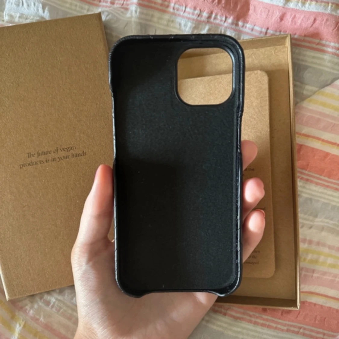 Flätat mobilskal till iPhone 15 - 90