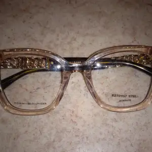 Helt nya Tommy Hilfiger glasögonbågar 