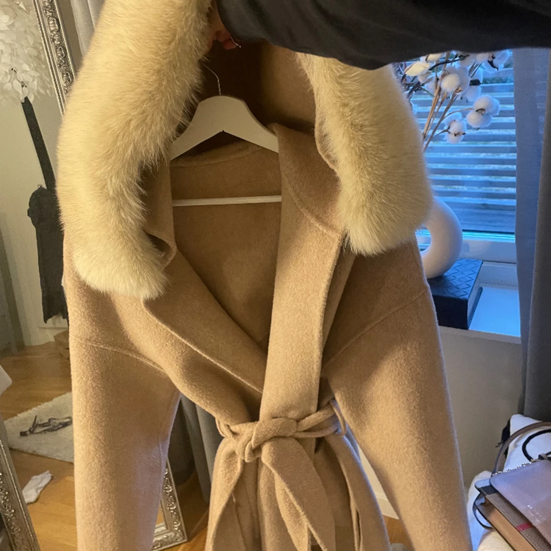 Jätte fin begie kapa med äkta päls!