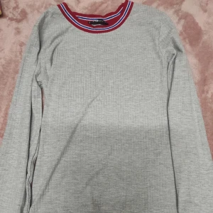 Tröja tight - Aldrig använd.  Från new Yorker. Liten i storleken passar en S/XS.