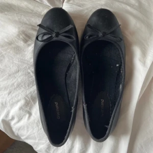 Ballerina skor - Sitter jättebra på foten, hör av dig vid frågor💗💗
