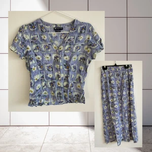 🌸 somrigt set, kjol och blus, monsoon xs - Fantastiskt gulligt set från Monsoon (överdel)/monsoon petite (underdel). Storlek 38 respektive 36. Blusen och kjolen har knappar hela vägen ned. Samfraktar gärna. Jag ansvarar inte för postens slarv.