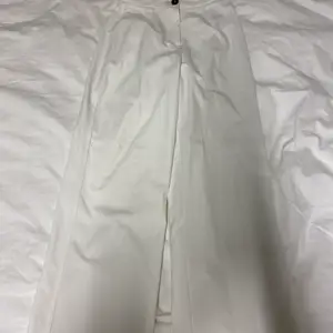 Vita kostym byxor från bershka storlek 36 