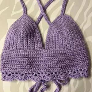 Virkad topp - ❗️Kundbeställning❗️ Egenvirkad topp med justerbar knytning i ryggen, kan göras i andra färger och storlekar efter önskemål🥰