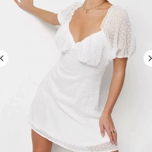 Missguided studentklänning - Suuuperfin studentklänning från Missguided i storlek 36. Säljer då jag beställde fel storlek. Helt ny lappar kvar!