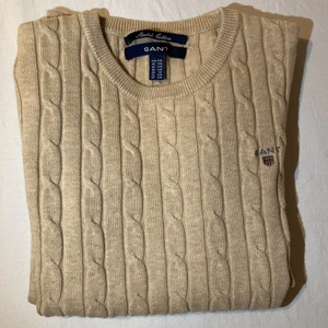 Super fin Gant tröja.  - Gant tröja i stl: xxs men passar också i stl s. Orginal pris 799 kr säljer för 200 + frakt. 