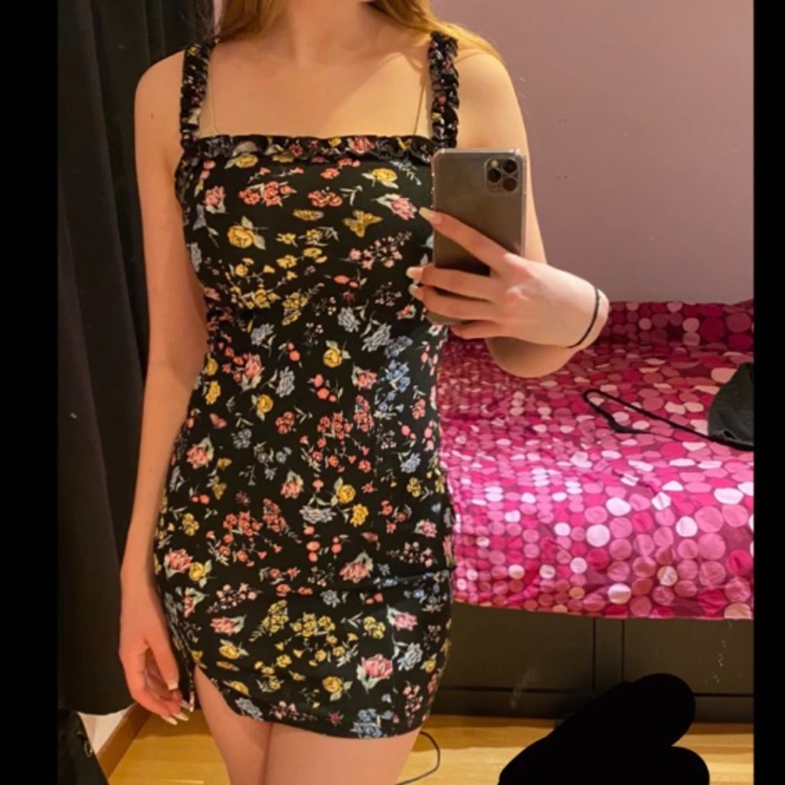 Superfin klänning med slits vid låret