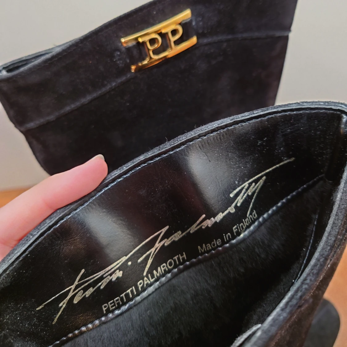 Svarta stövlar - 91