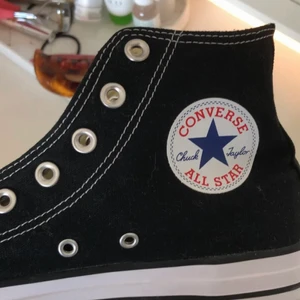 Converse  - Säljer dessa helt nya svarta converse! Säljer eftersom de va för små, frakt tillkommer 