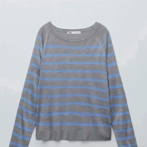   - Lånad bild💋 säljer denna slutsålda tröjan från zara då jag inte använder den för den är inte min stil, den är i fint skick och använd 1 gång. Skriv för fler frågor💋💋