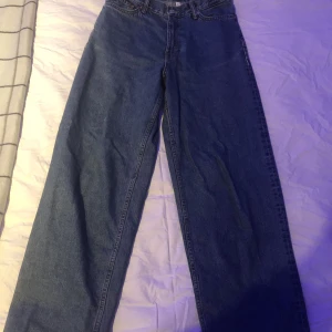 Weekday Jeans - Weekday jeans (27/30) med passformen Rail. Säljer pga att de inte längre passar.