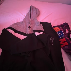 Trapstar tracksuit - Använd fåtal gånger bild på kvitto finns, den är väldigt sällsynt och självklart äkta