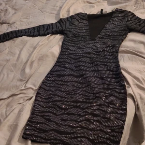 Bodycon Klänning  - Använder inte längre pga har växt ur den