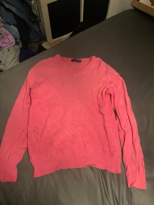 Rosa stickad tröja - Säljer nu min jättefina stickade tröja
