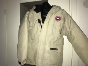 Canada goose jacka  - Jacka från canada goose  Nästan som ny  