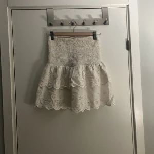 Kjol - Super söt kjol, perfekt till vår eller sommar!
