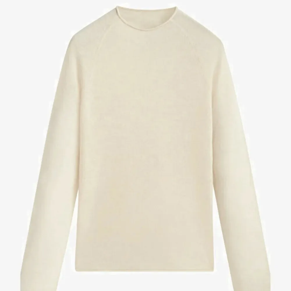 Finstickad tröja från massimo dutti, nypris 849kr säljer för 300kr +frakt  . Stickat.