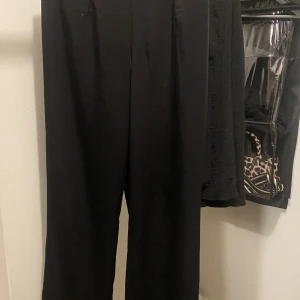 Byxor  - Denna byxorn är mer värt än mycket. Den är mjuk och väldigt skön att ha på sig, 