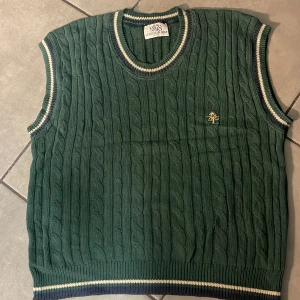 PARIS - Super bra skick och 100%Cotton