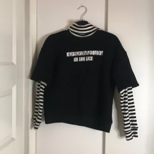 Randig svart vit tröja - Randig tröja :) 
