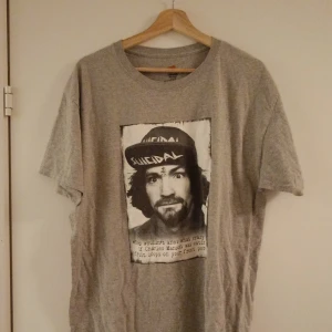 Suicidal Tendencies T-shirt - Suicidal Tendencies T-shirt i storlek L. Skicket är bra då jag knappt använt den