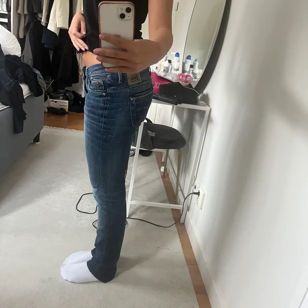 Snygga jeans med låg midja. Jeans & Byxor.