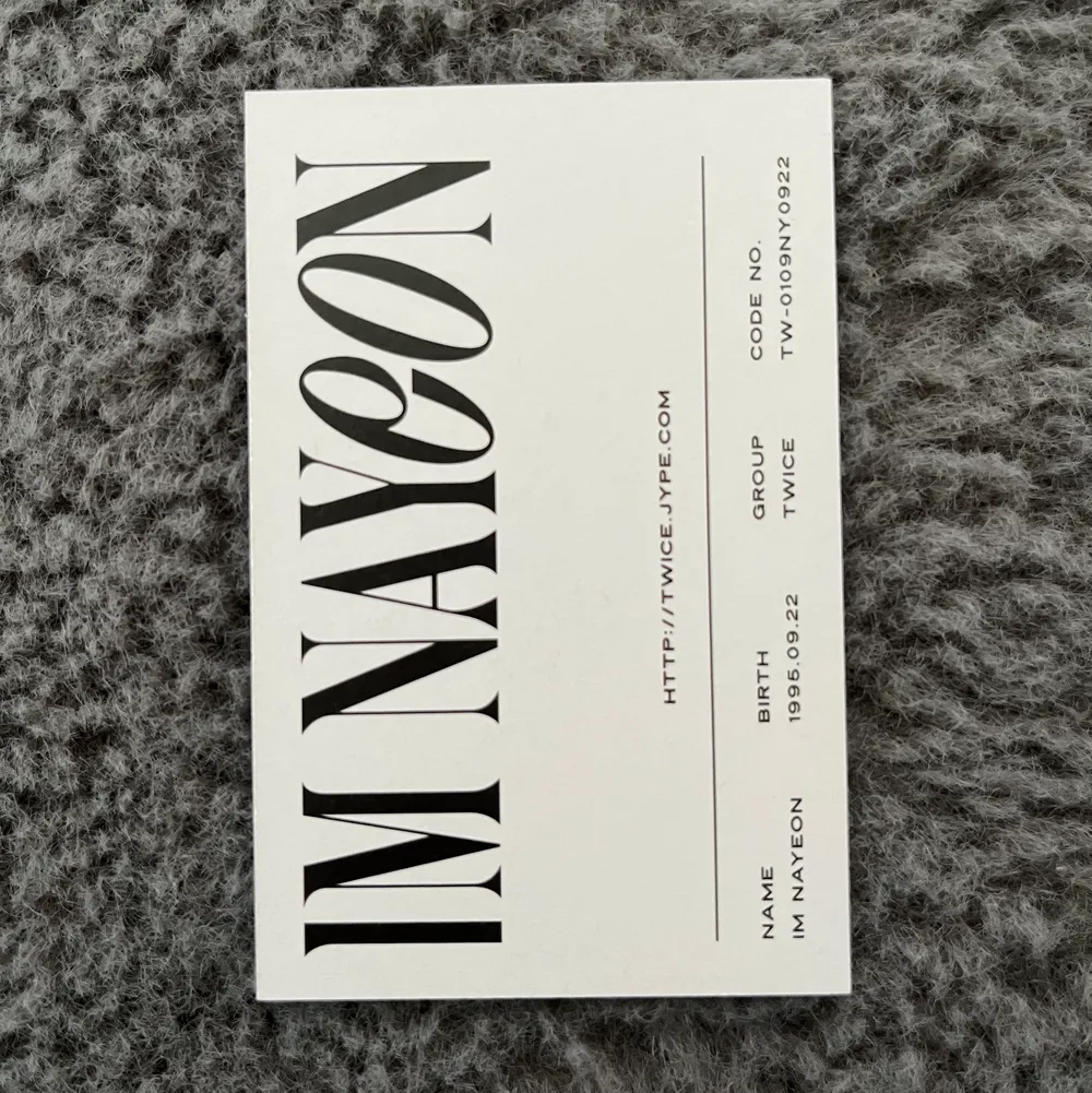 Ett officiellt photcard från Nayeon’s (TWICE) solo album ”IM NAYEON”. Meddela mig för pris. Kan tradea. Jag står inte för postens strul eller frakt. Övrigt.