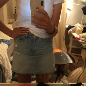 Jeanskjol - Fin jeanskjol från zara, bra skick 💓