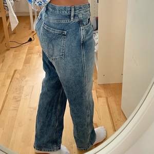 Ett par blå Calvin klein jeans som är köpta på sellpy. Budgivning om fler är intresserade. Köparen står för frakten. 