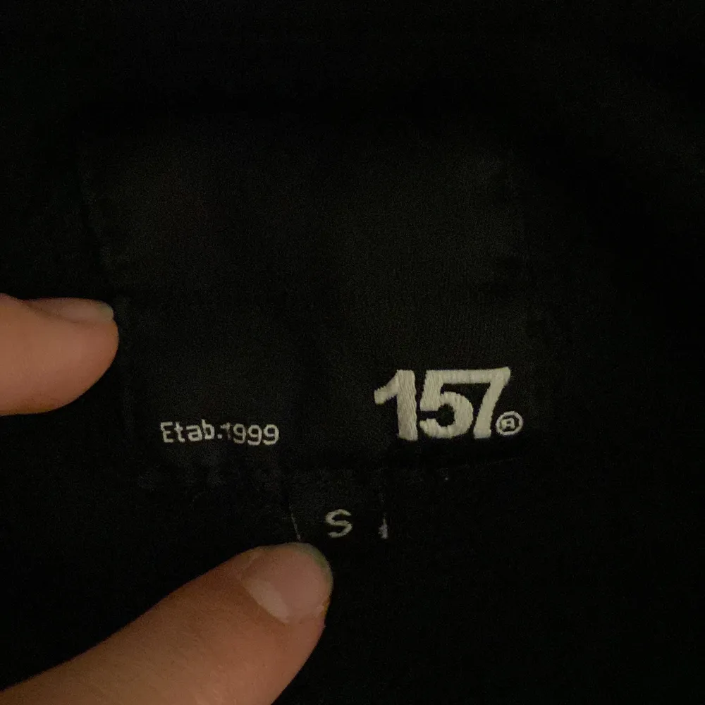 Säljer en fin tröja från lager 157 i storlek S, säljer pga den sitter inte fint på mig. Original pris vet jag inte så säljer den för 50 kr + frakt. ⚠️ vill bara bli av med den ⚠️. Tröjor & Koftor.