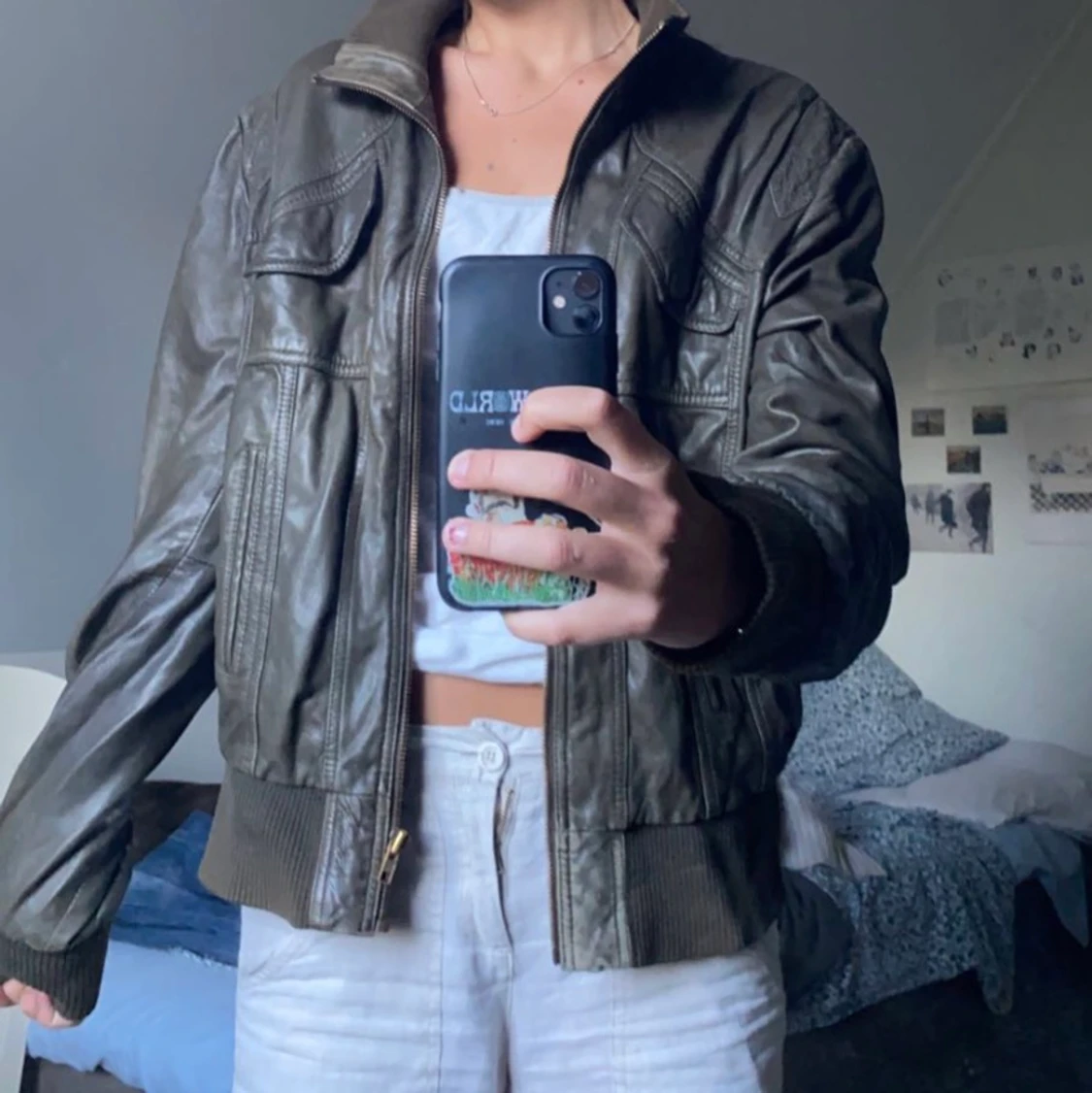 Mörk grön skinnjacka