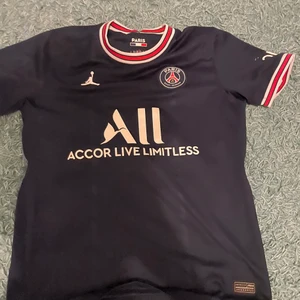 Äkta Psg tröja  - Använd 1 gång  Ni Står för fraktkostnad