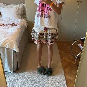 Zara kjol - En jätte fin kjol använt 5 gånger inget hål inte sliten jätte fin💗💗💗