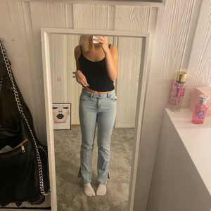 Lågmidjade Jeans  HM - Lågmidjade Jeans från hm💗