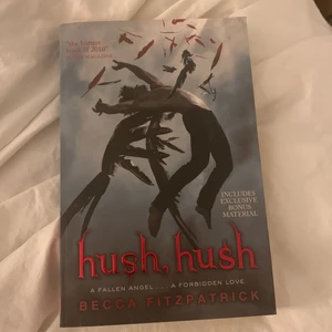 Hush, hush - Bok 1&2 av hush, hush. Lästa men i väldigt bra skick. 40kr styck eller 70kr för båda