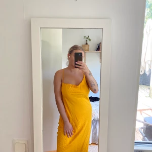 Klänning - Klänning från HM, endast provad, storlek M