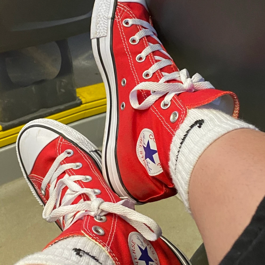 Röda Converse🫶🏻🫶🏻